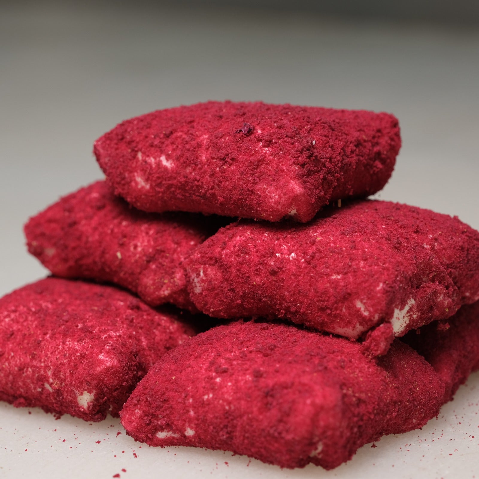 Hacı Bayram-Red Velved Kek Fındıklı Bohça Lokum-5 Kg