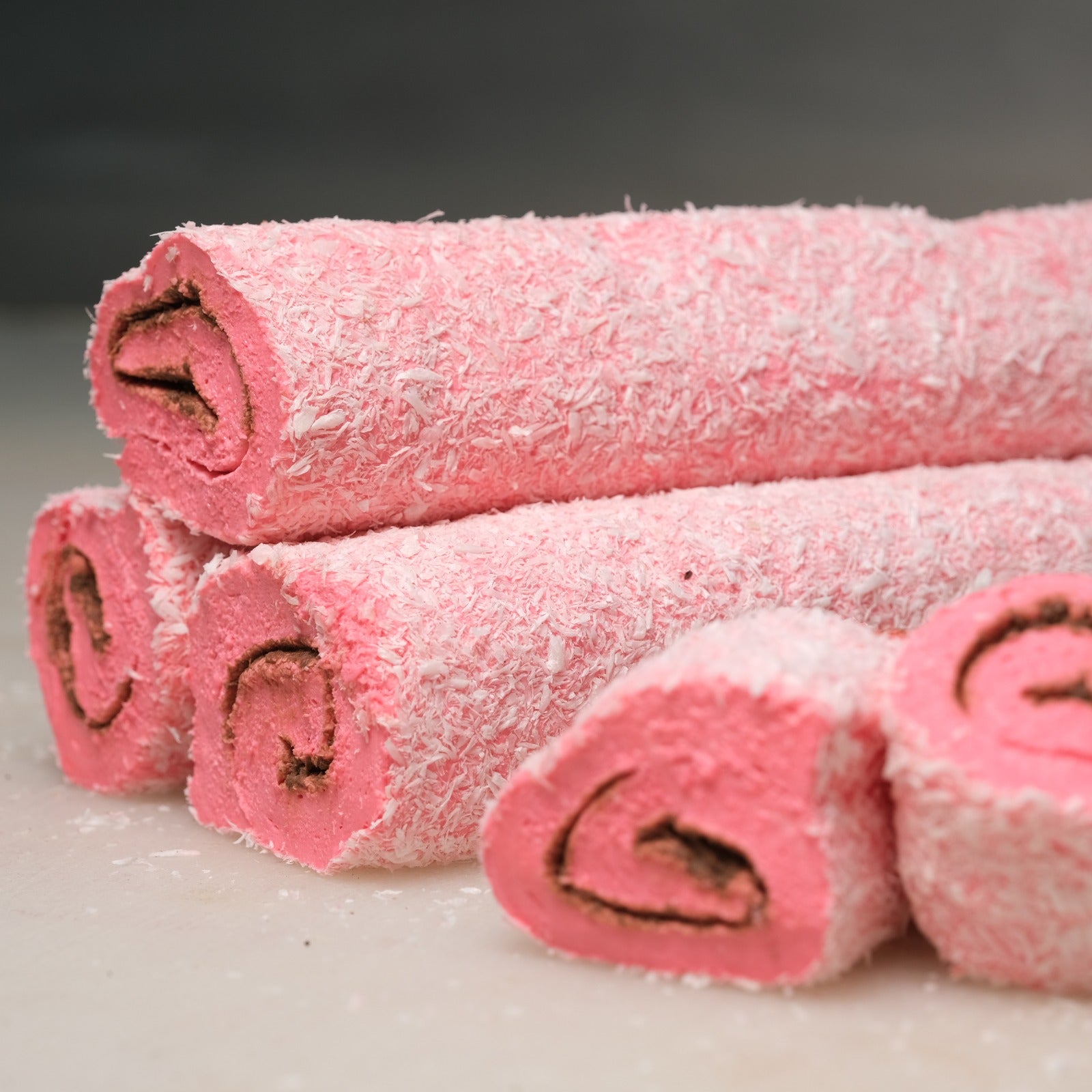 Hacı Bayram-Çikolatalı Çilekli Hindistan Cevizi Kaplı Sultan Sarma Lokum-5 Kg